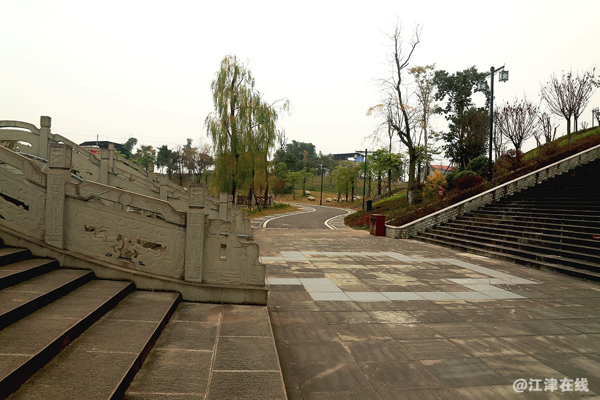 隆昌古宇湖北入口公园图片